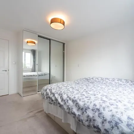 Lovely Penthouse Near Canary Wharf